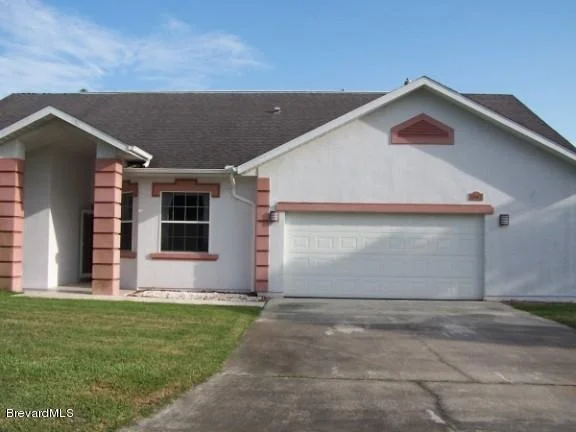 Photo of 1067 Red Bud Circle