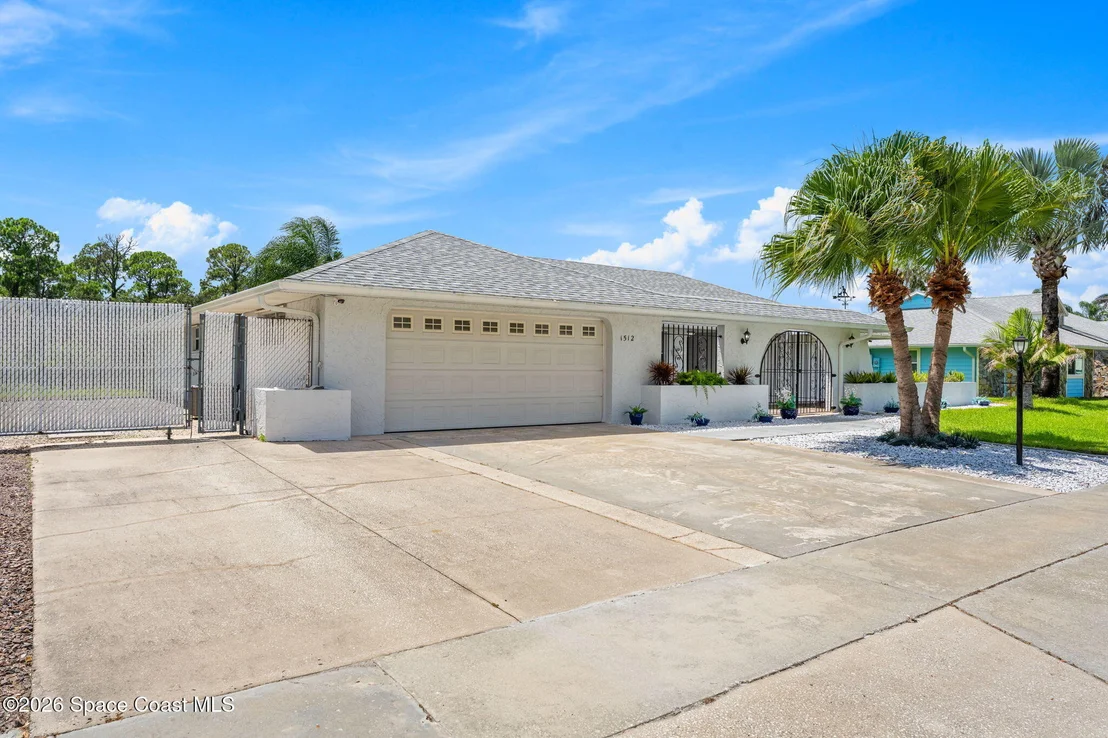 Photo of 1512 Meadowbrook Road NE