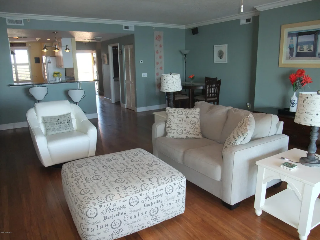 Photo of Unit 702 at 102 Riverside Drive