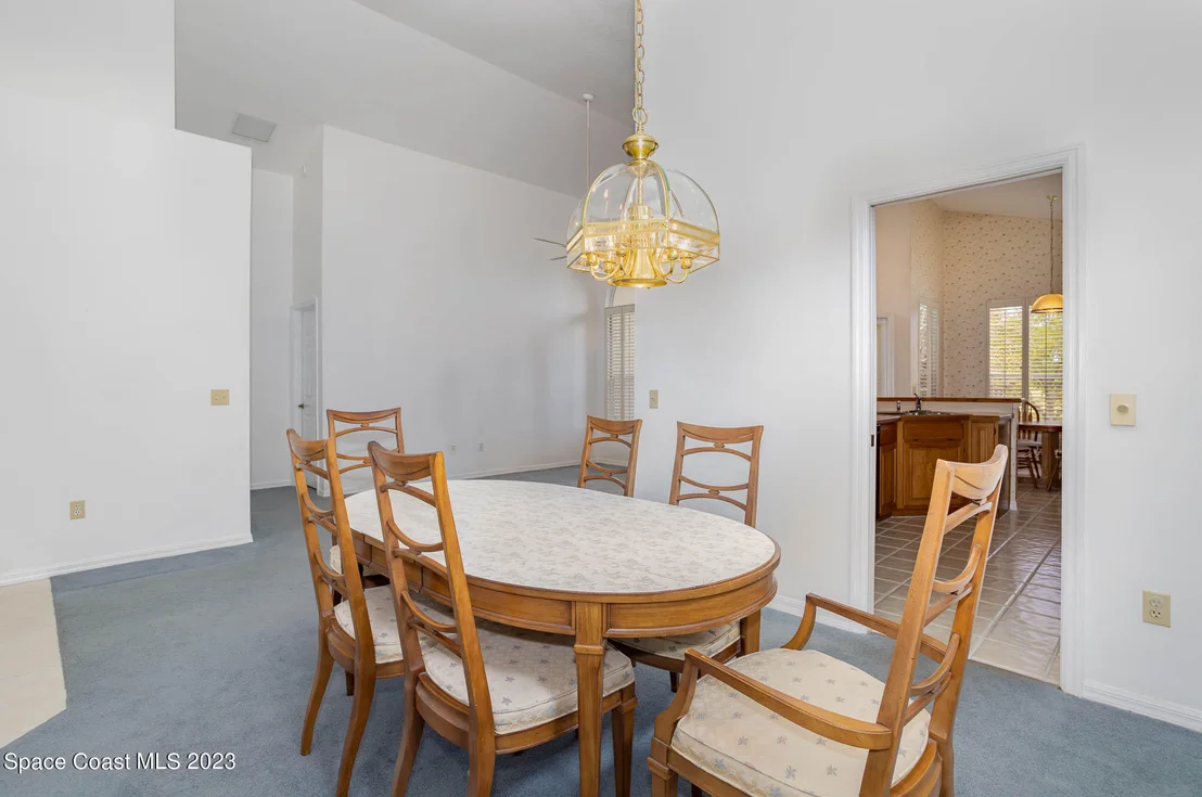 Photo of 484 Arrowmount Place