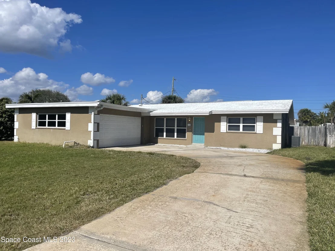 Photo of 380 Willow Drive