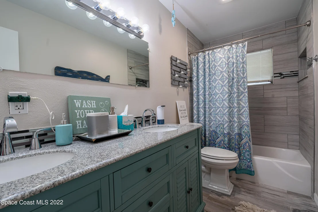 Photo of 2277 Lakeview Drive