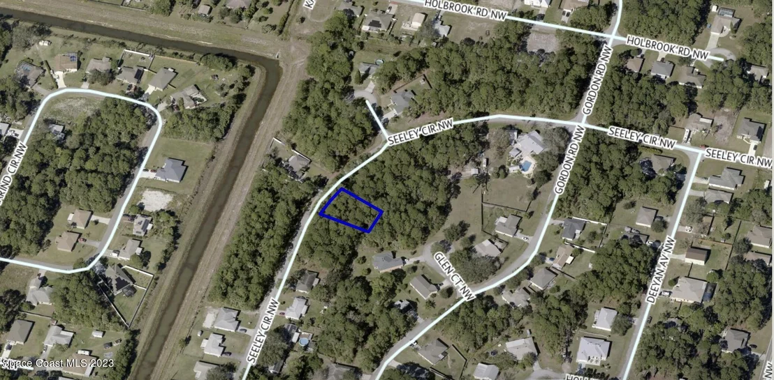 Photo of 1547 Seeley Cir Circle NW