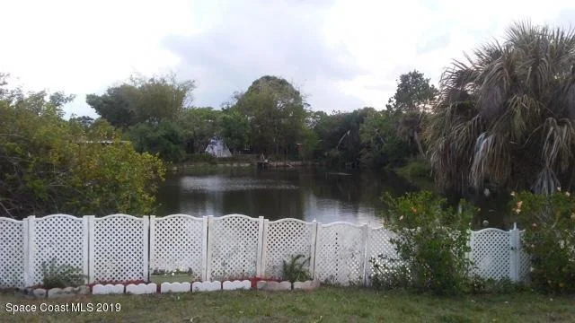 Photo of 1275 Estridge Drive