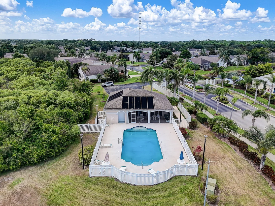 Photo of 4621 Portage Trail