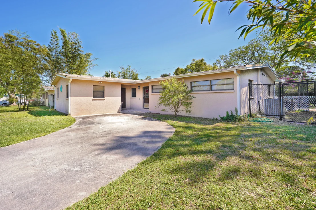 Photo of 1081 Madrid Road