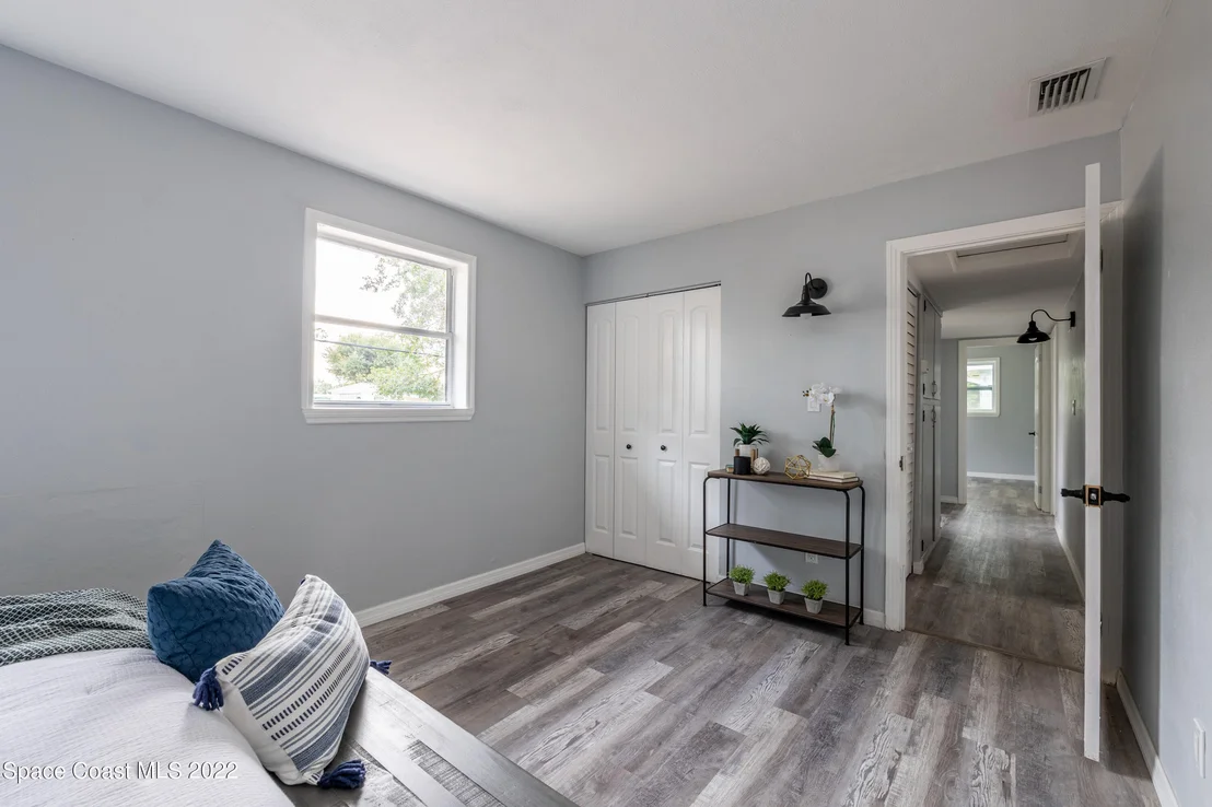 Photo of 1047 Myrtle Lane