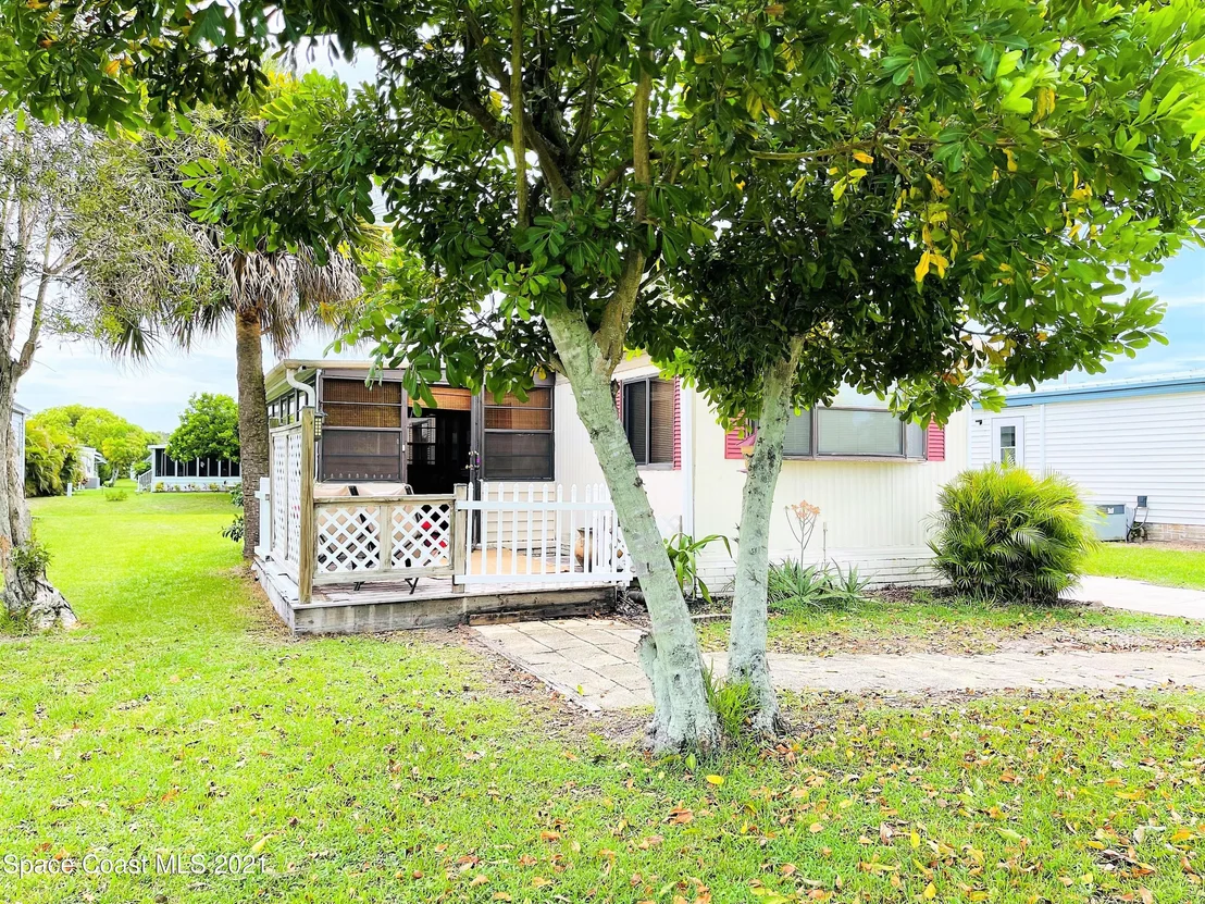 Photo of 735 Barefoot Boulevard
