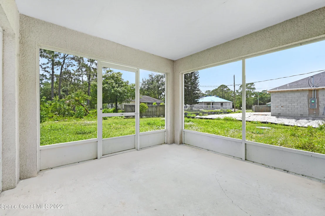 Photo of 1320 Rascal Street SE