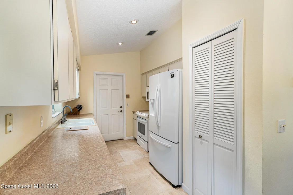 Photo of 6625 Arequipa Road