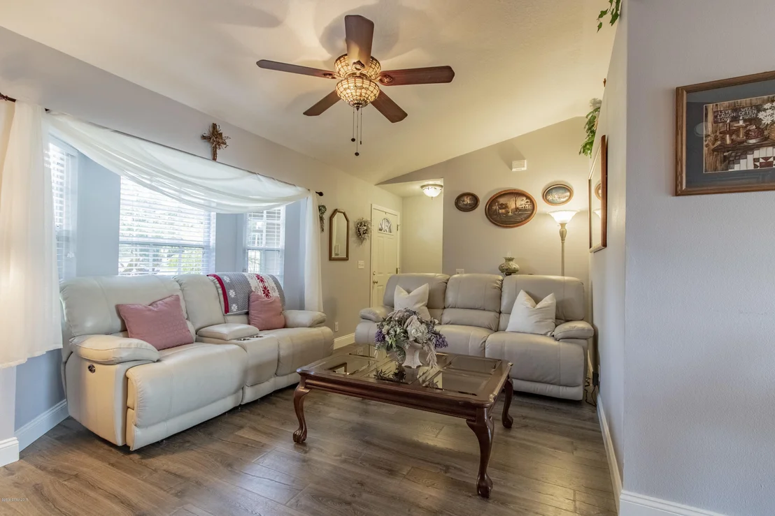 Photo of 6281 Golfview Avenue