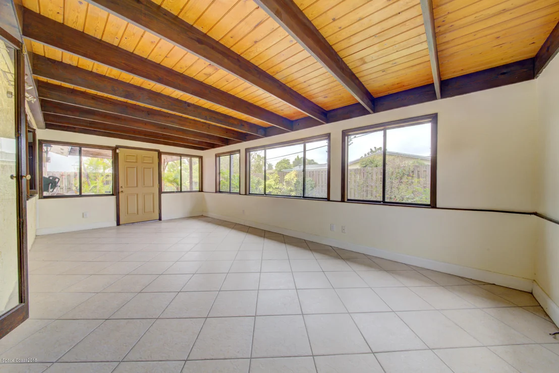 Photo of 356 Dorset Drive