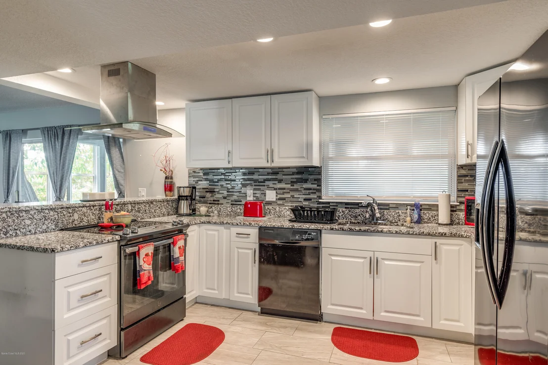 Photo of 942 Chace Lane NE