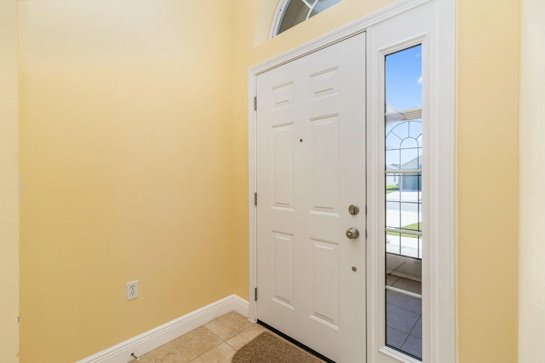 Photo of 1136 White Oak Circle