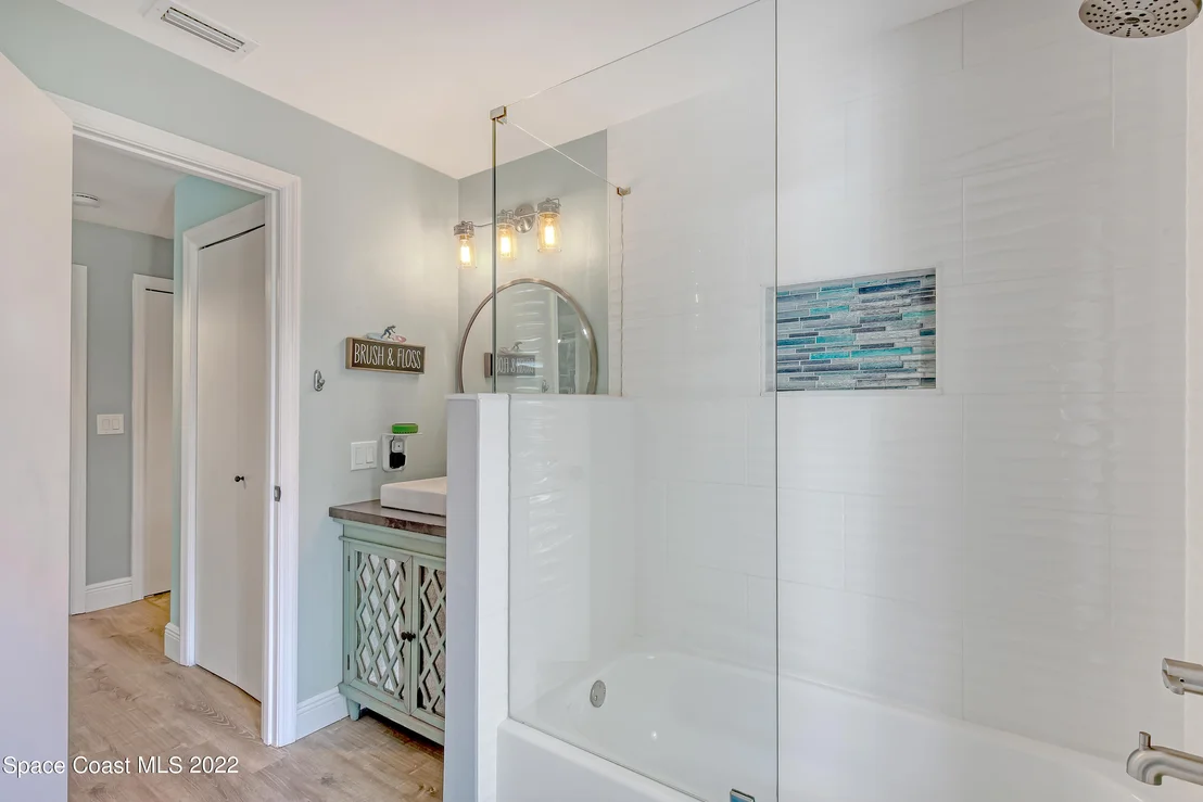 Photo of 400 Mosswood Boulevard