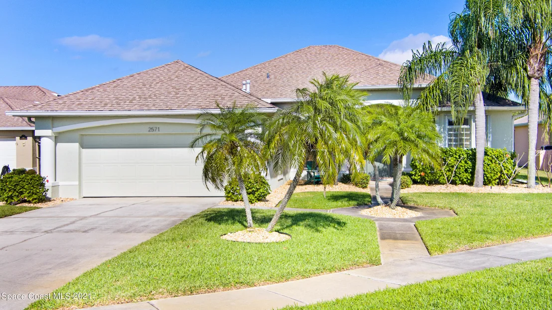 Photo of 2571 Canterbury Circle