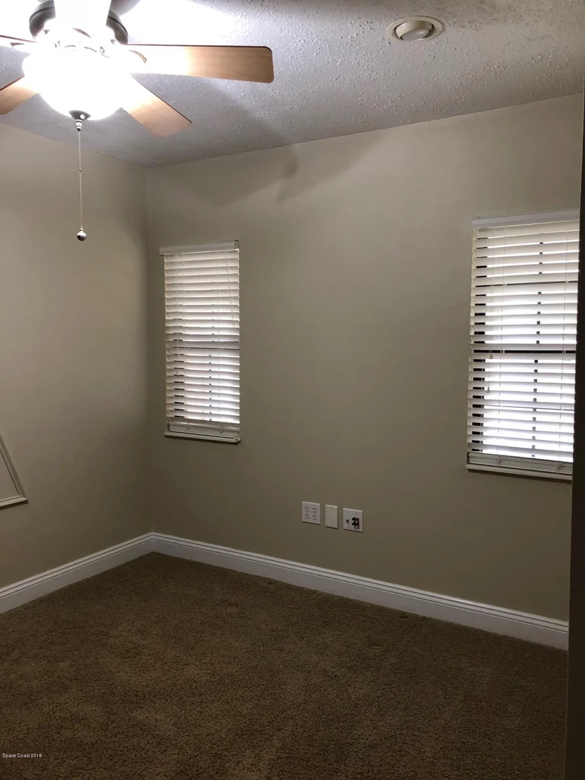 Photo of 1237 Lakeview Drive