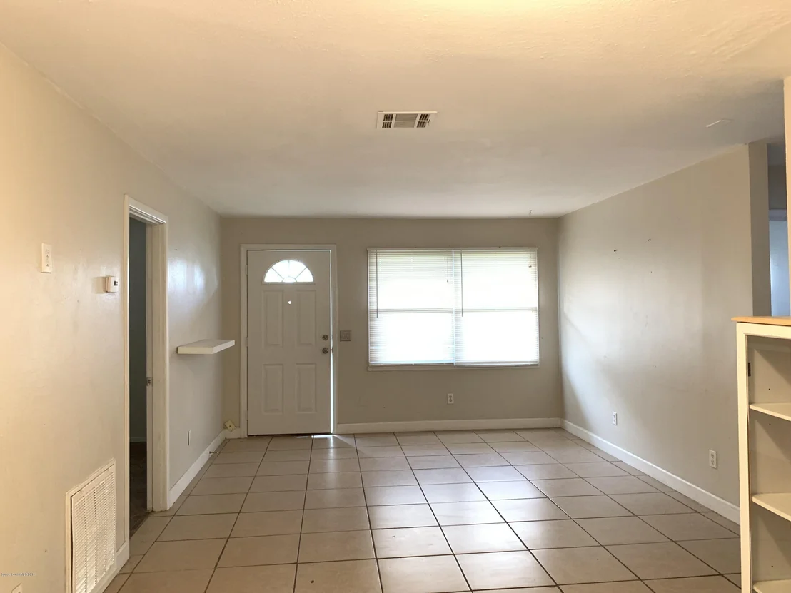 Photo of 301 Crown Boulevard