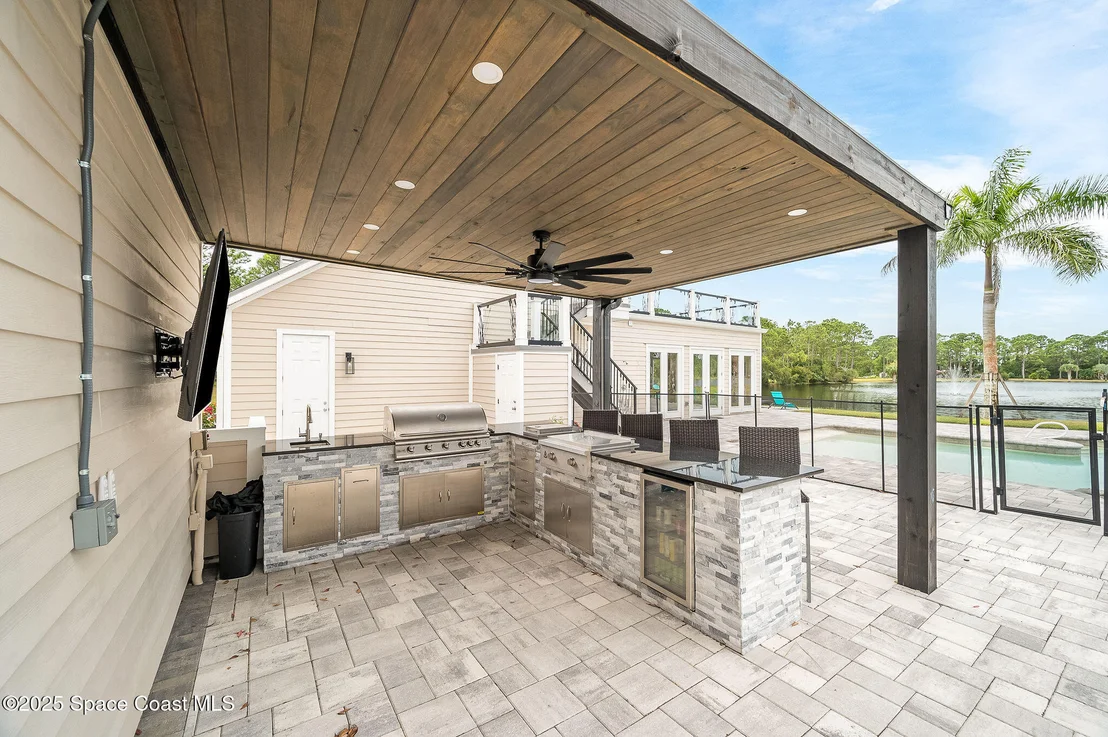 Photo of 4236 Hield Road NW