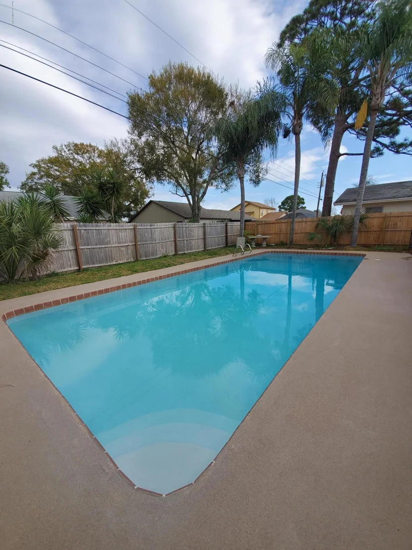 Photo of 890 Kings Post Road