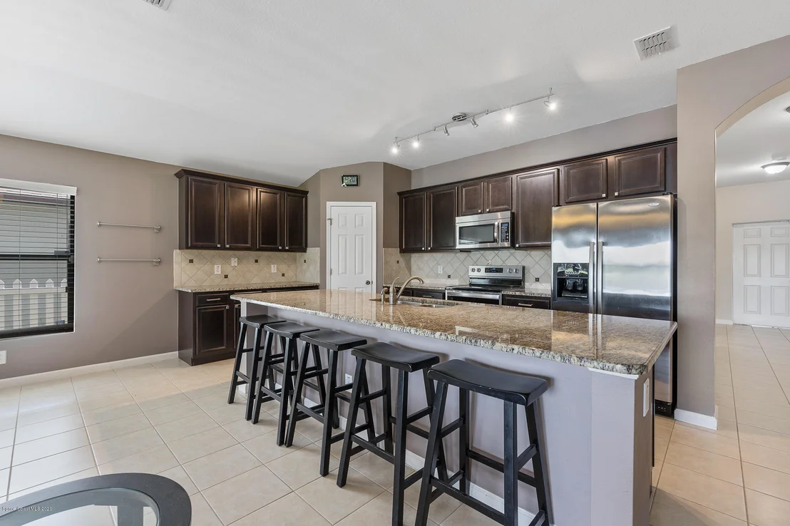 Photo of 335 Dryden Circle