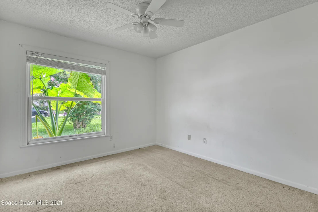 Photo of 794 White Pine Avenue