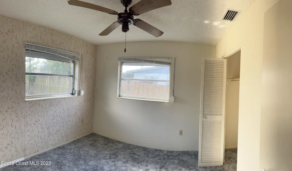 Photo of 605 Buckingham Avenue