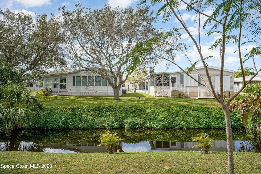 Photo of 1081 Barefoot Circle