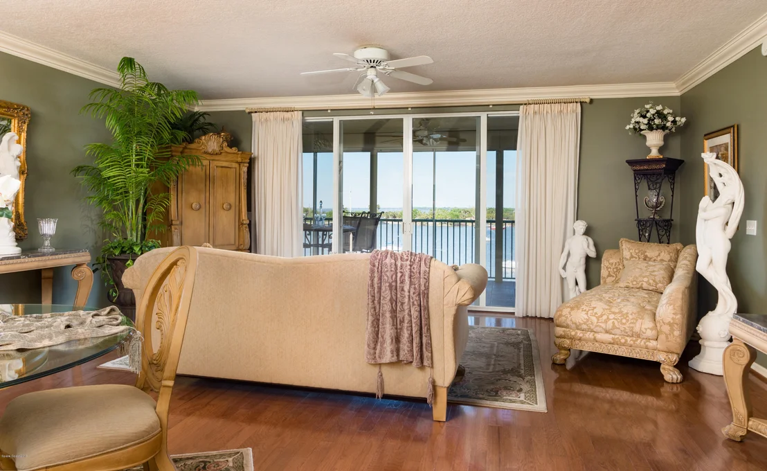 Photo of Unit 405 at 100 Riverside Drive