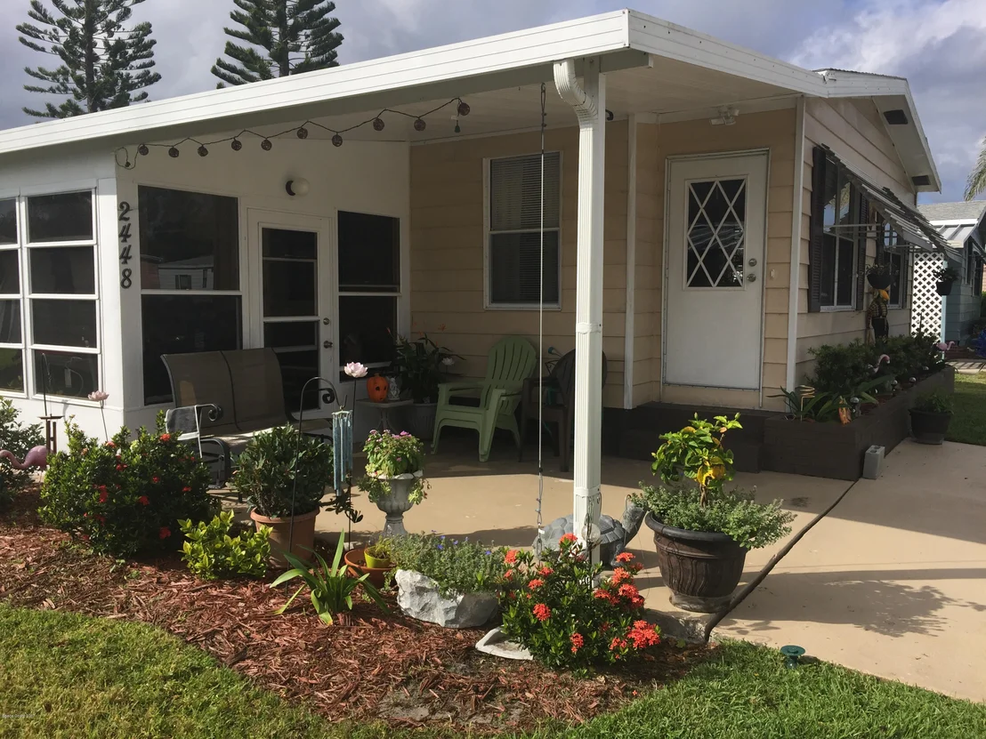 Photo of 2448 Coconut Palm Drive NE