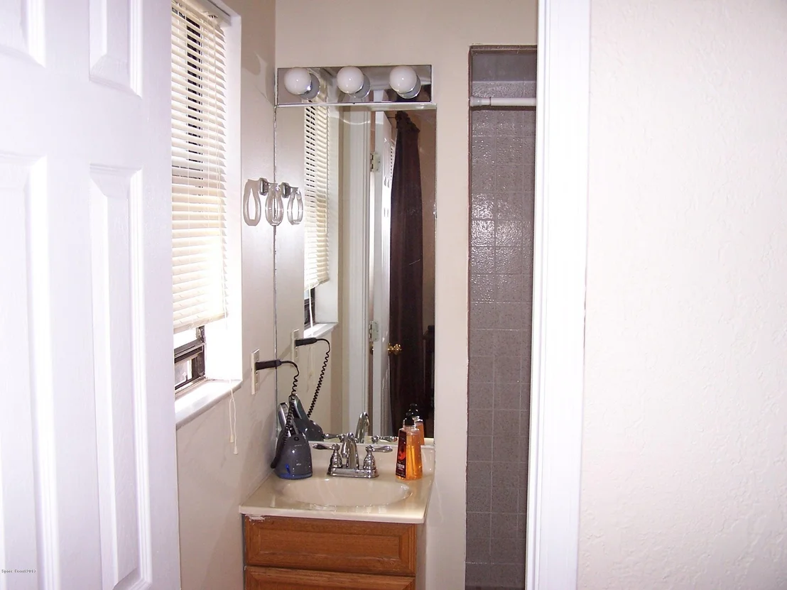 Photo of 6383 Hudson Road