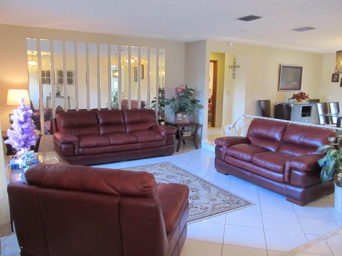 Photo of 1506 Meadowbrook Road NE