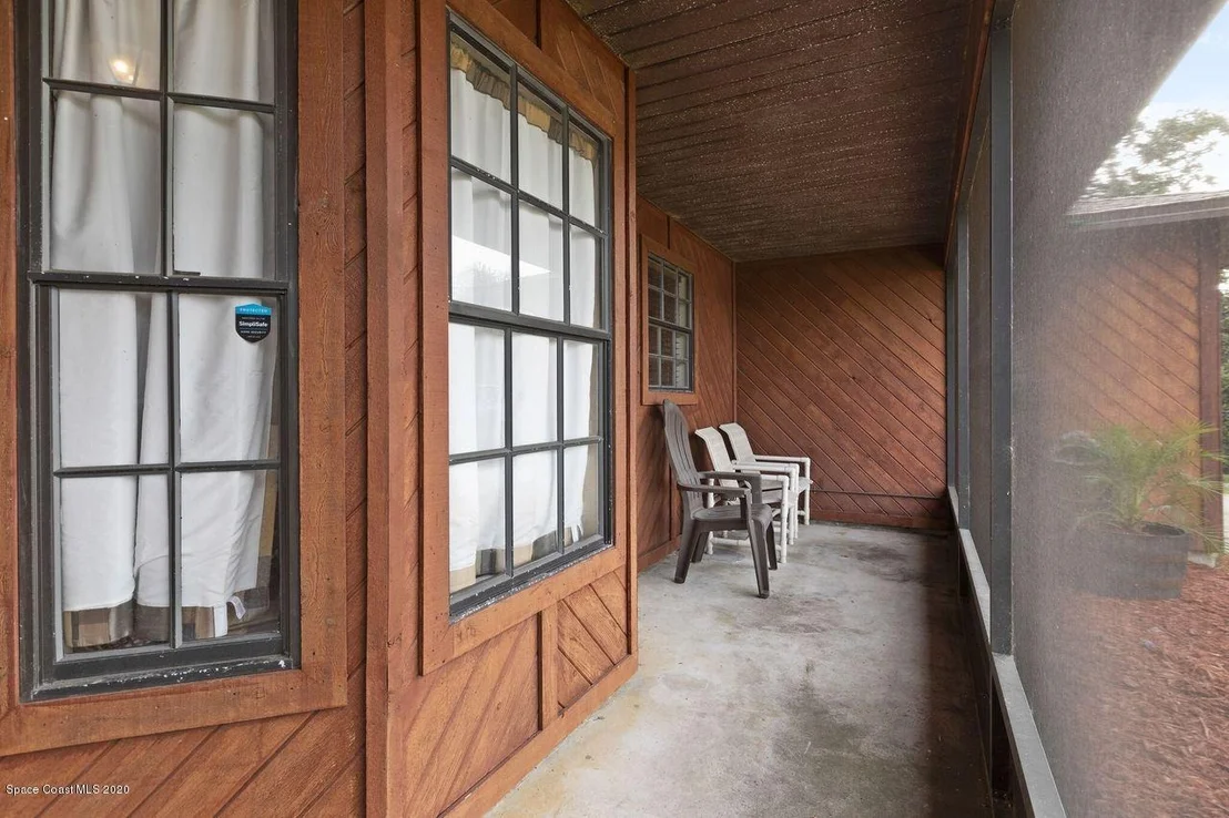 Photo of 823 Levitt Parkway