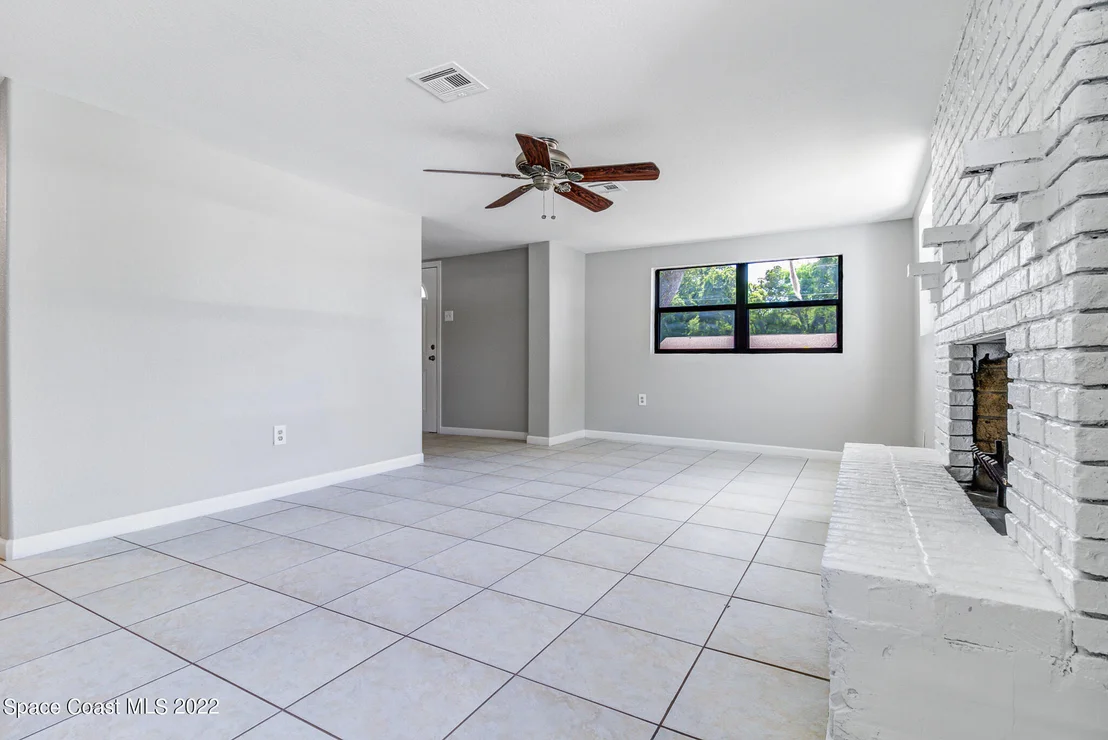 Photo of 2777 Pine Avenue