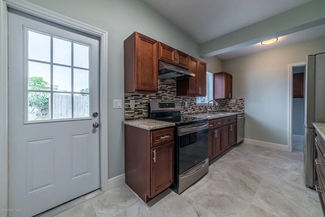 Photo of 954 Bianca Drive NE