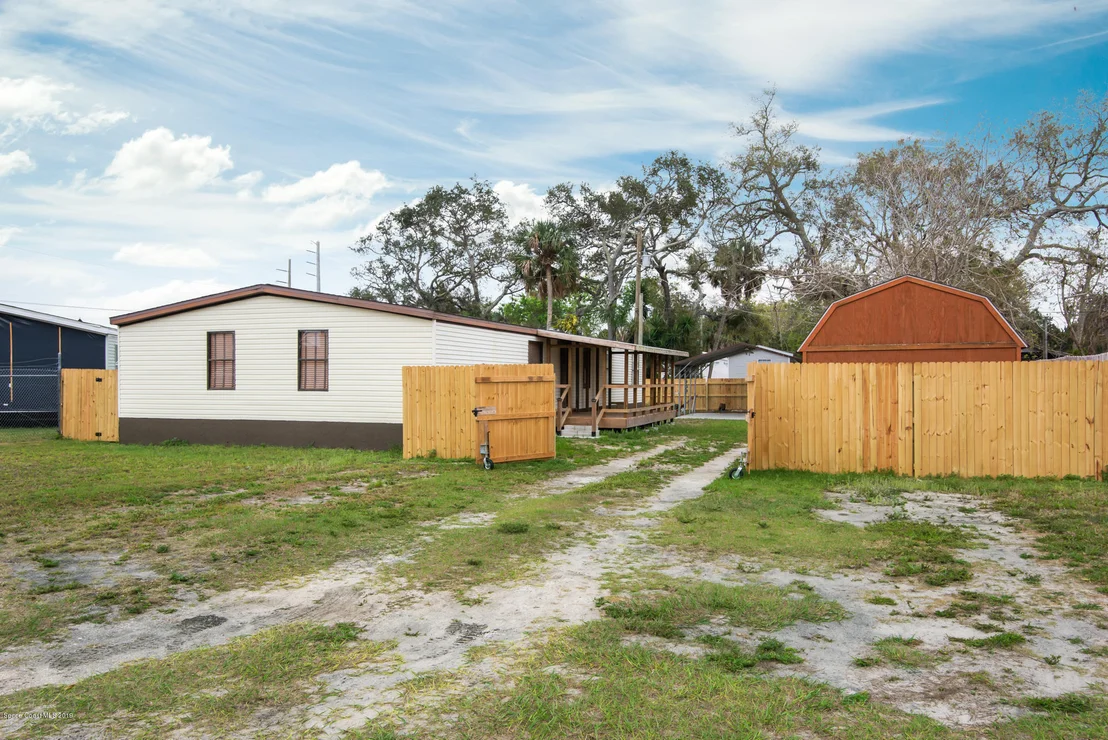 Photo of 497 Louis Drive