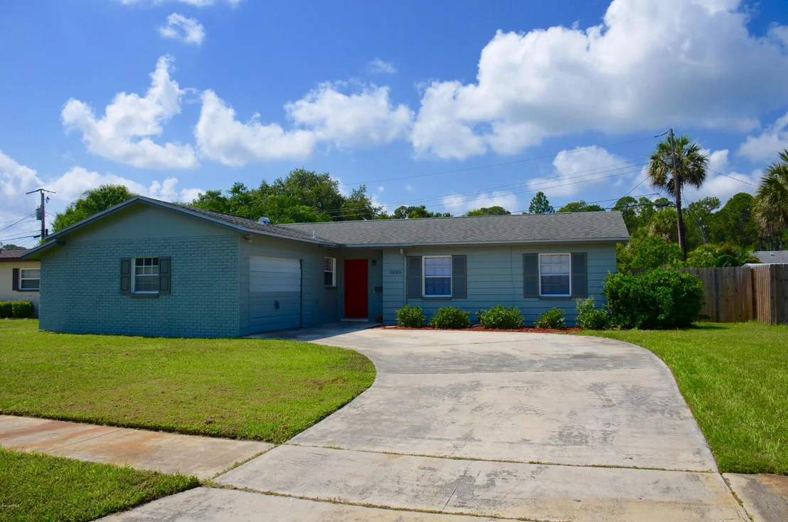 Photo of 1085 Coronado Drive