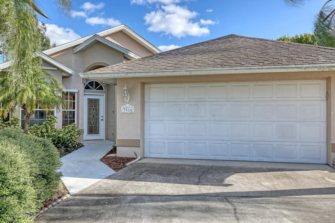 Photo of 3916 Saint Armens Circle