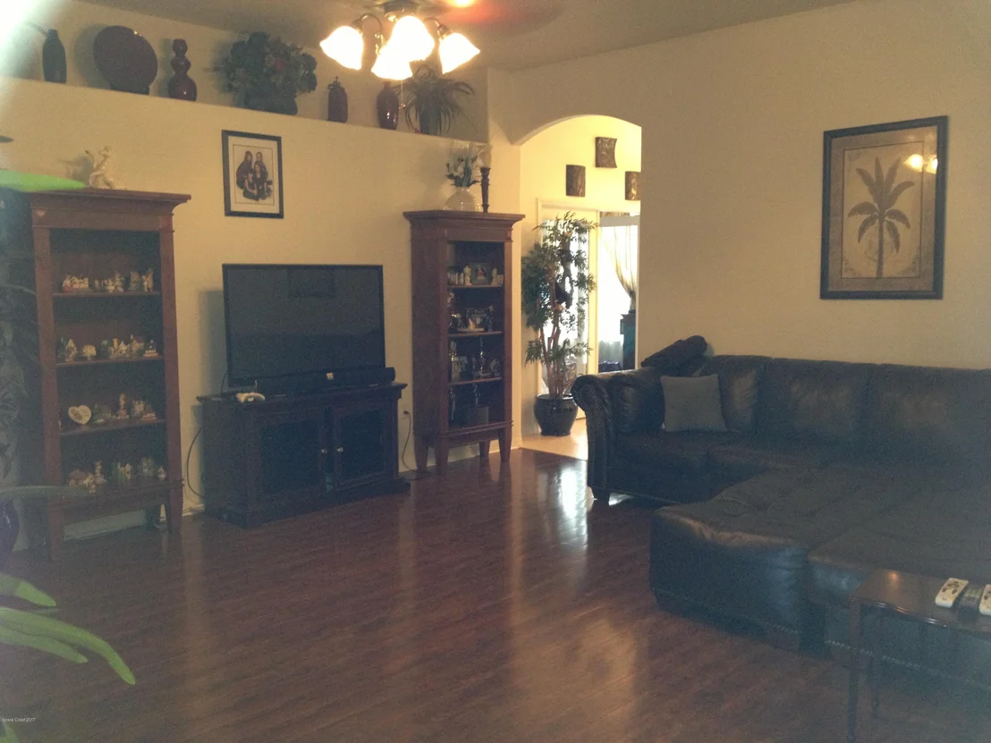 Photo of 1986 Windbrook Drive SE