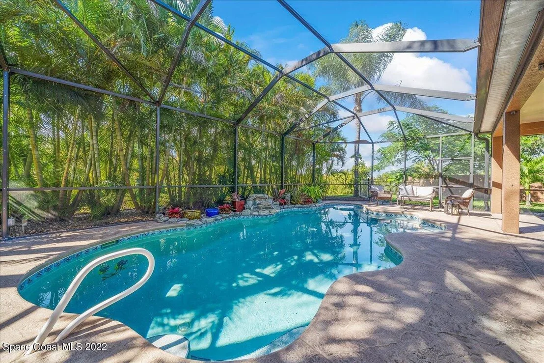 Photo of 5142 Cocoplum Avenue