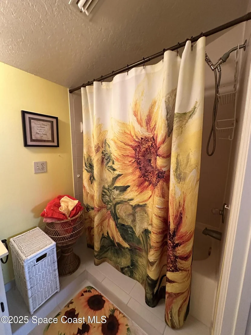 Photo of Unit H1 at 8520 Us-1