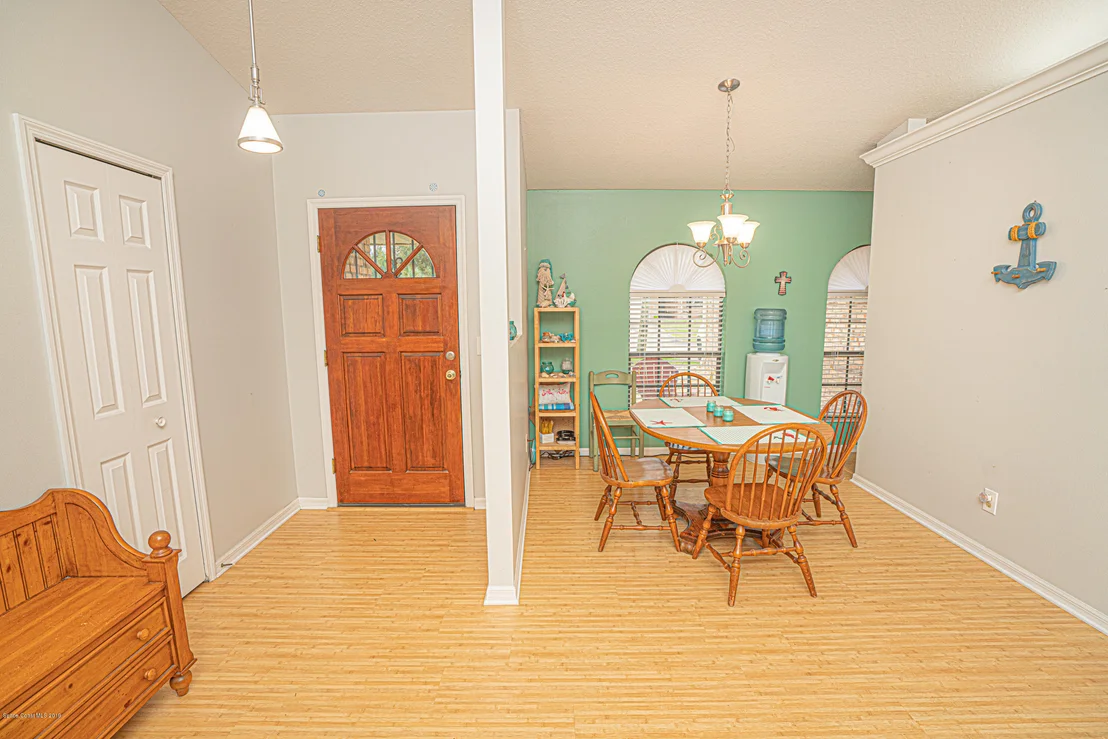 Photo of 843 Landsdowne Drive