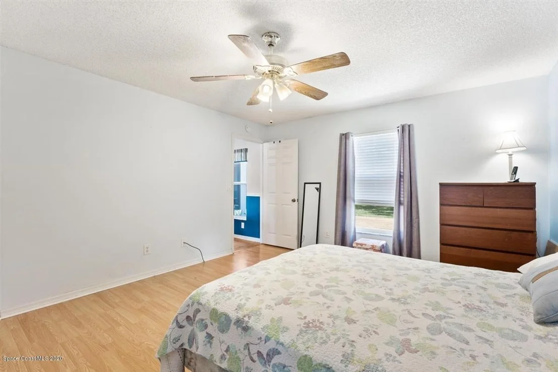 Photo of 200 Oak Lake Road