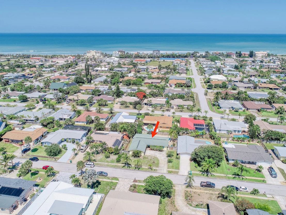 Photo of 619 N Robert Way