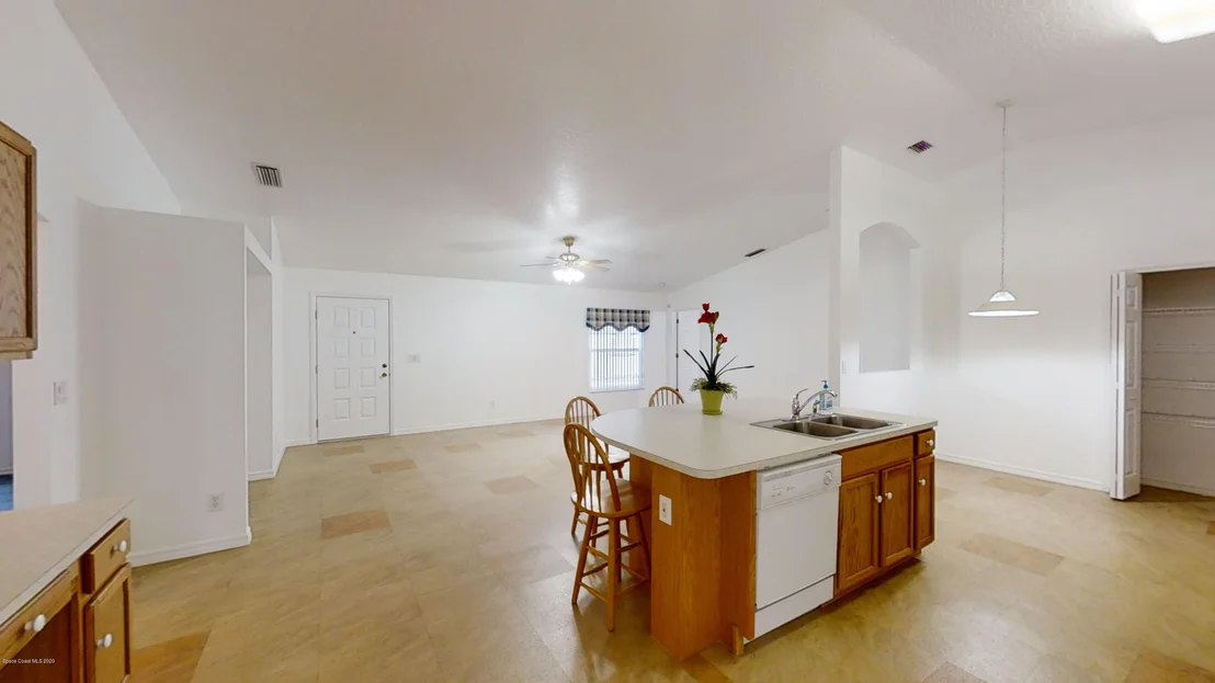 Photo of 6800 Cecil Road