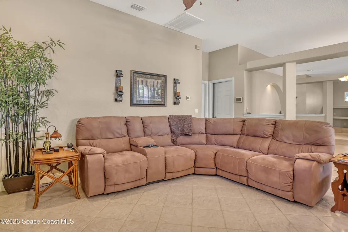 Photo of 2410 Golf Vista Boulevard