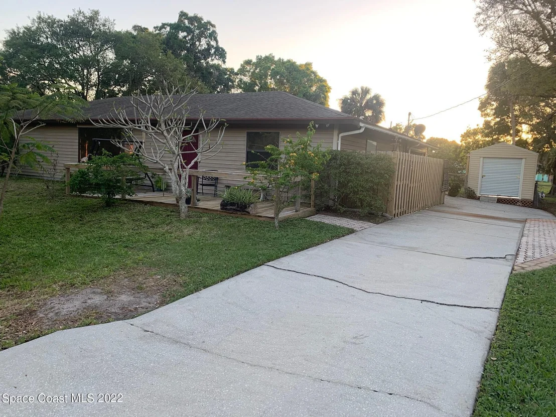 Photo of 555 La Veta Drive