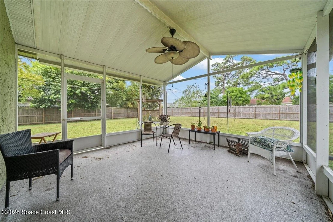 Photo of 712 Brevity Avenue NE