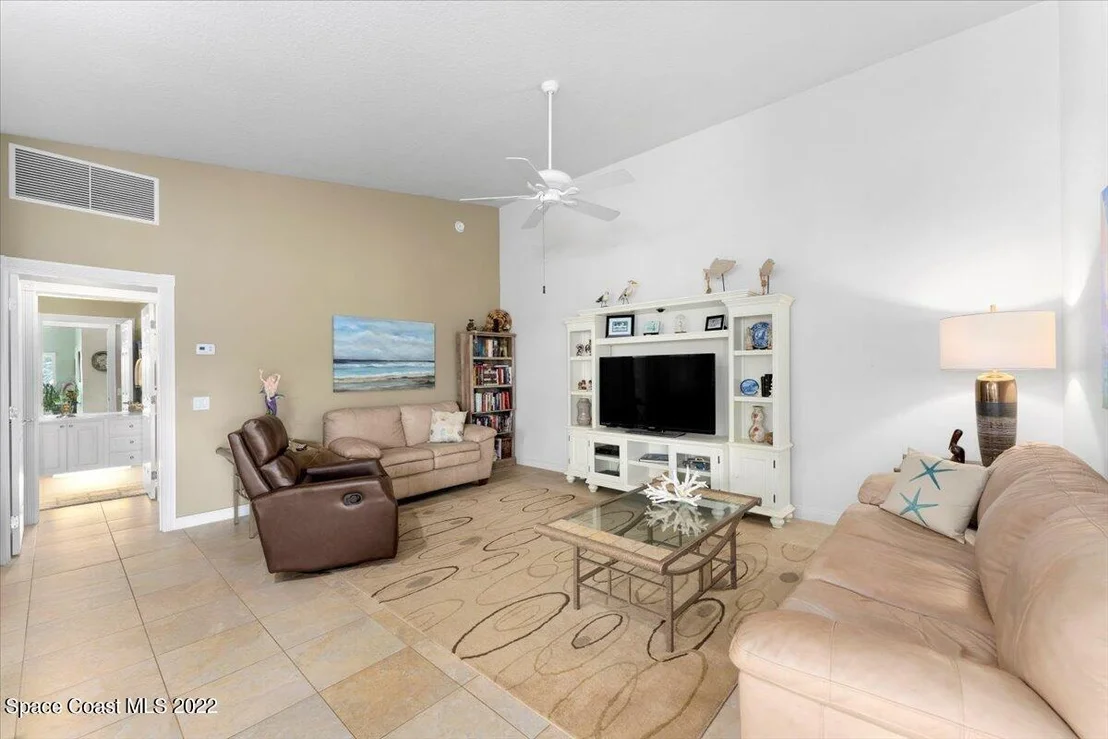 Photo of 3425 Hyperion Way SE