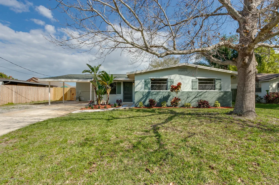 Photo of 1324 Estridge Drive
